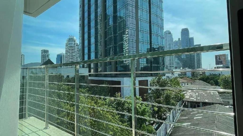Vivi Avenue Thonglor Banguecoque Exterior foto